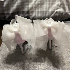 Lulus bow heels